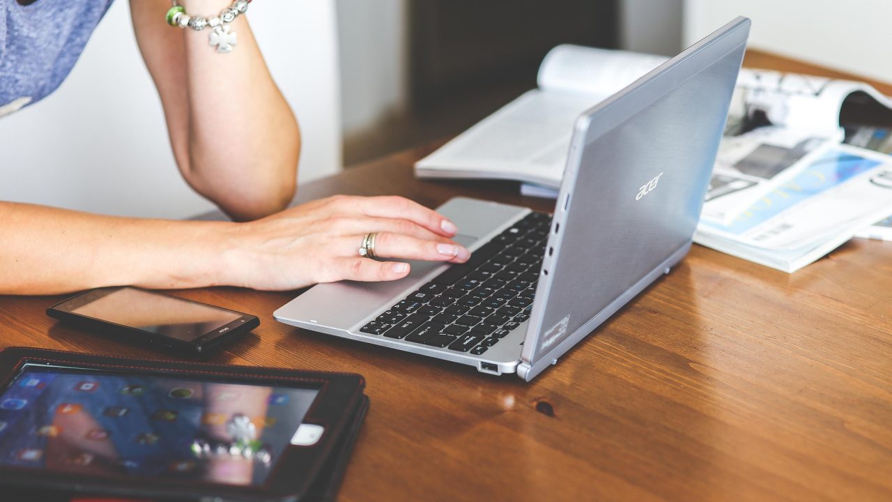 How Techsslaash com Supports Different Types of Readers